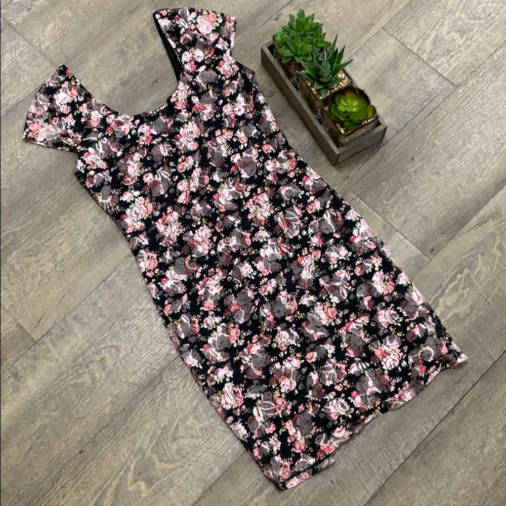 Charlotte Russe Floral Cap-Sleeve Dress